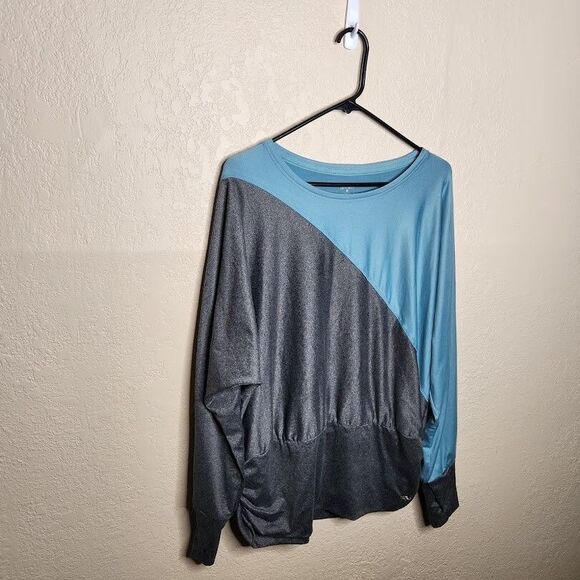 Tahari Sport Top Womens 1X Blue Gray Polyester Stretch Boat Neck Long Sleeve - Picture 2 of 6
